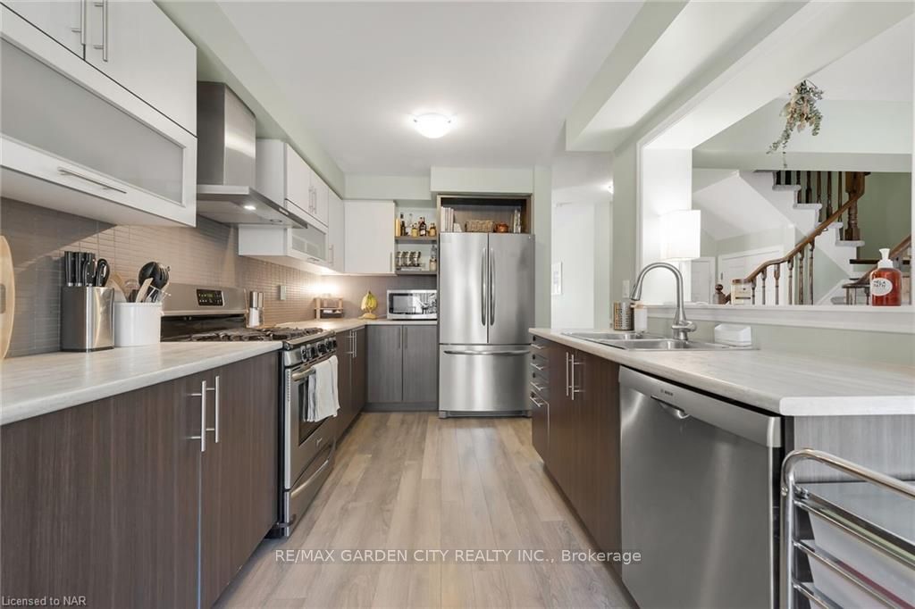 Photo 13 of 66 Odonnel Drive, Hamilton, Binbrook — HOMEH