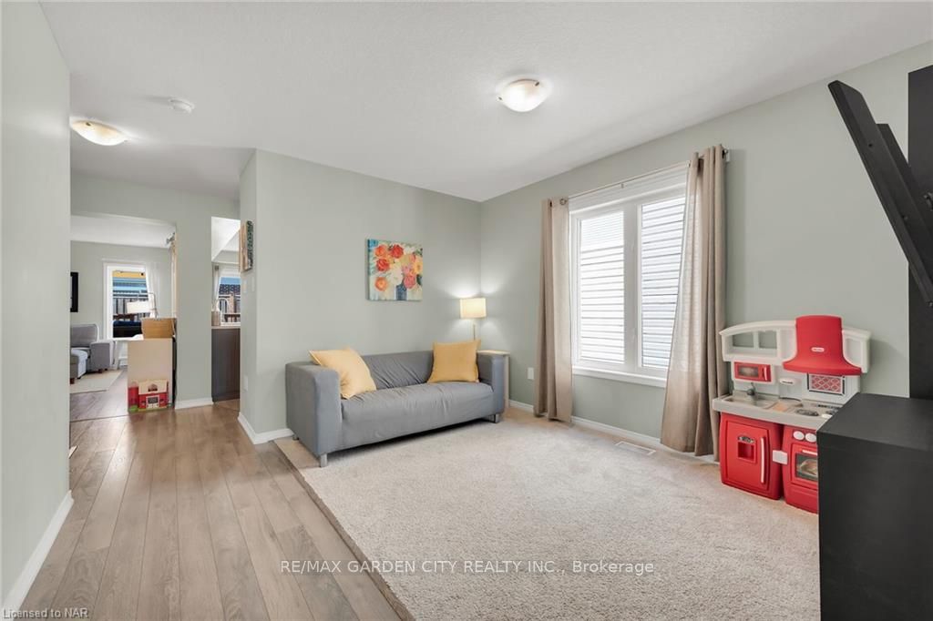 Photo 18 of 66 Odonnel Drive, Hamilton, Binbrook — HOMEH