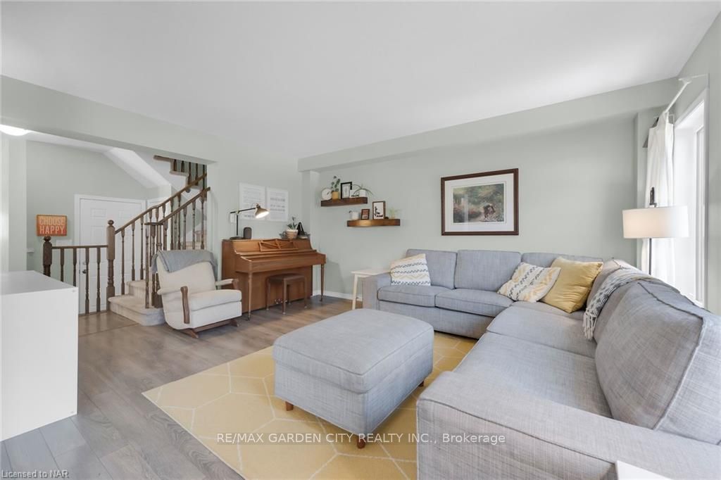 Photo 8 of 66 Odonnel Drive, Hamilton, Binbrook — HOMEH