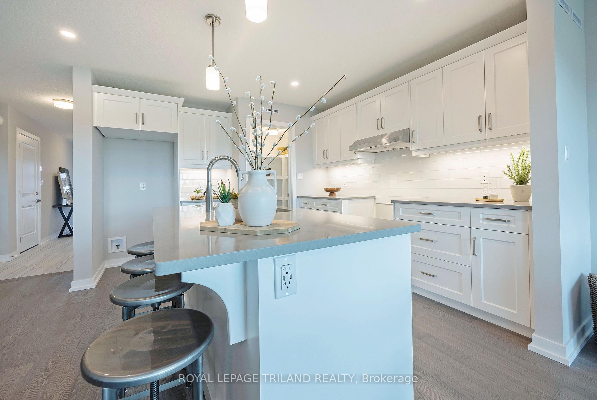 Photo 14 of 54 Silverleaf Path, St. Thomas — HOMEH
