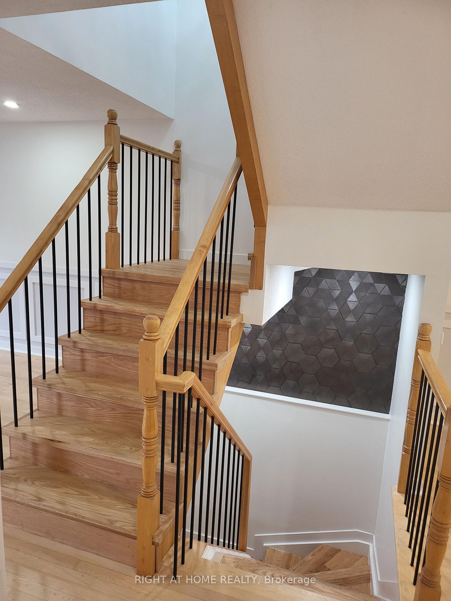 Photo 10 of 787 Everton Way, Ottawa, Riverside South/Gloucester Glen — HOMEH