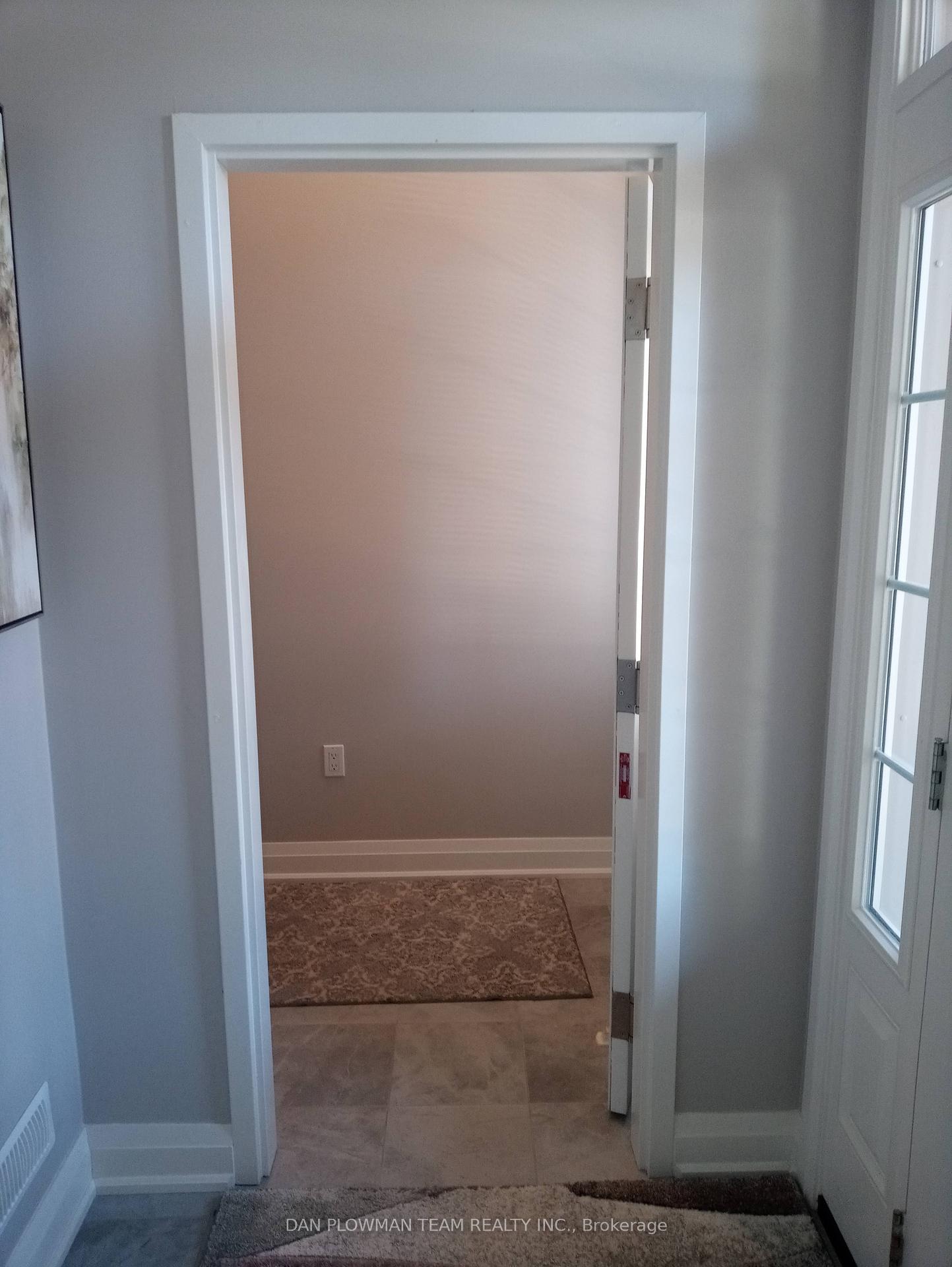 Photo 5 of 60B Lambs Lane, Clarington, Bowmanville — HOMEH