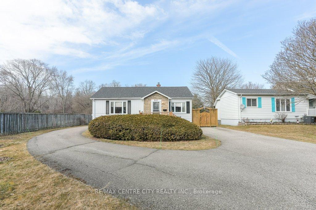 Photo 2 of 367 Warren Street, Central Elgin, Rural Central Elgin — HOMEH