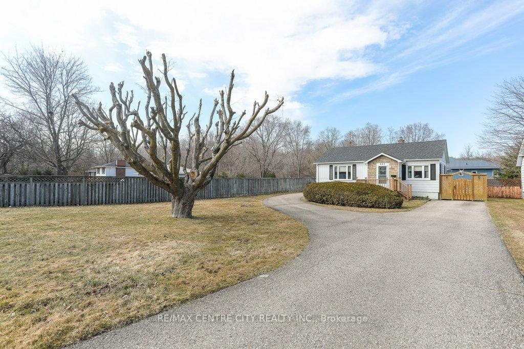 Photo 4 of 367 Warren Street, Central Elgin, Rural Central Elgin — HOMEH