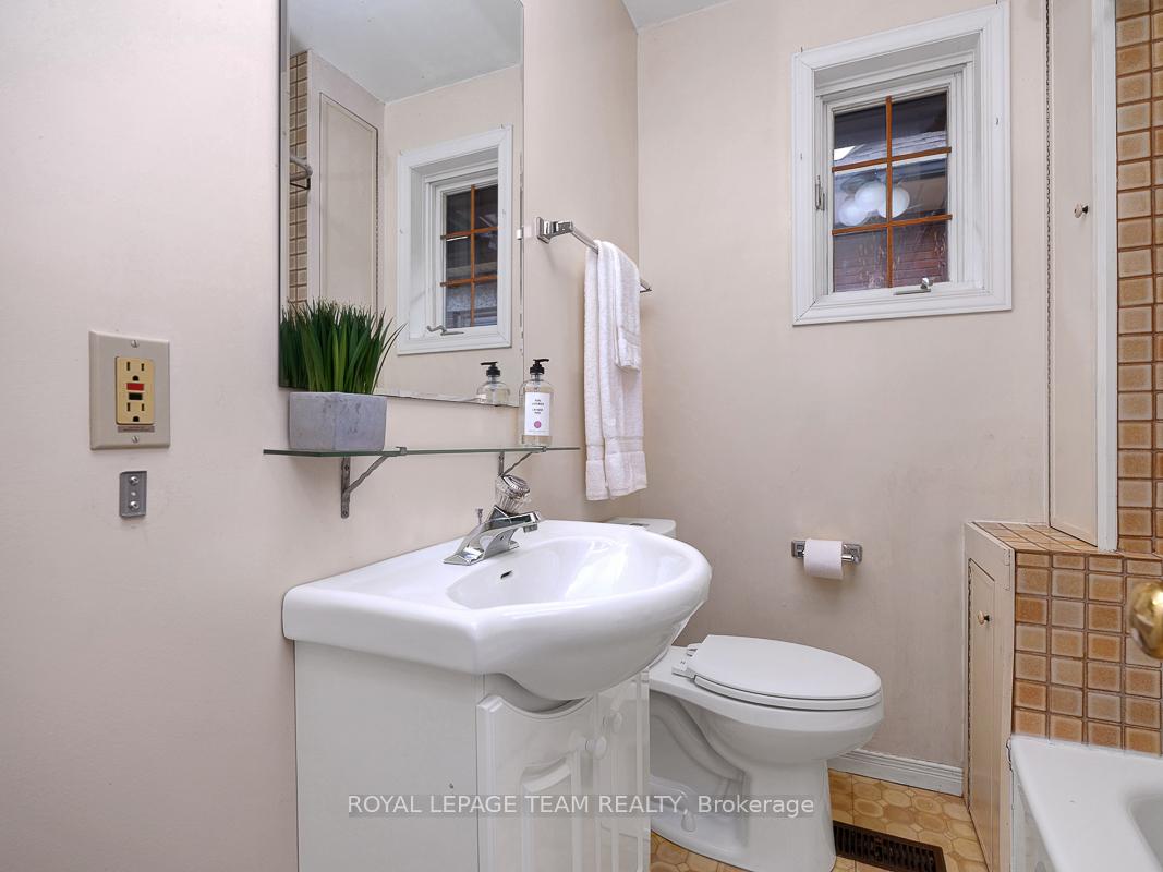 Photo 22 of 75 Renfrew Avenue, Ottawa, Glebe — HOMEH