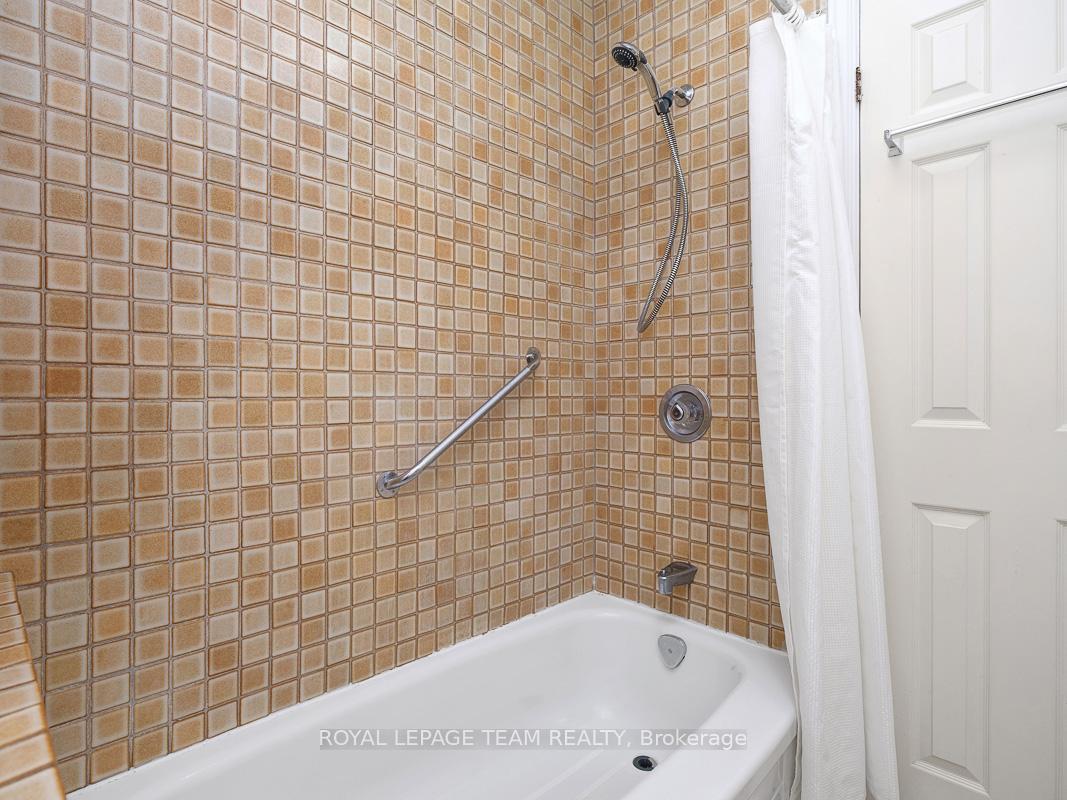 Photo 23 of 75 Renfrew Avenue, Ottawa, Glebe — HOMEH