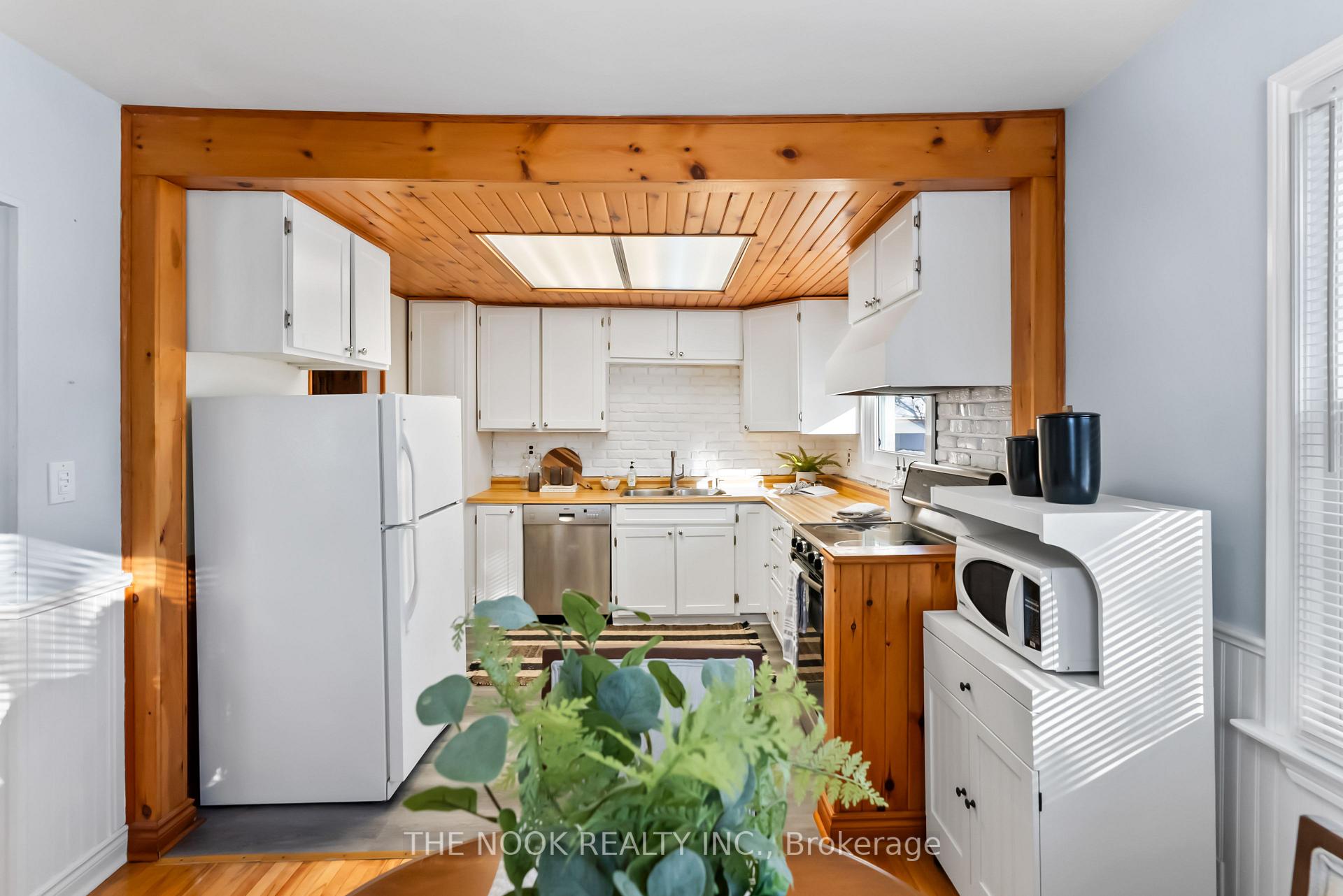 Photo 7 of 18 Sherwood Road W, Ajax, Central West — HOMEH
