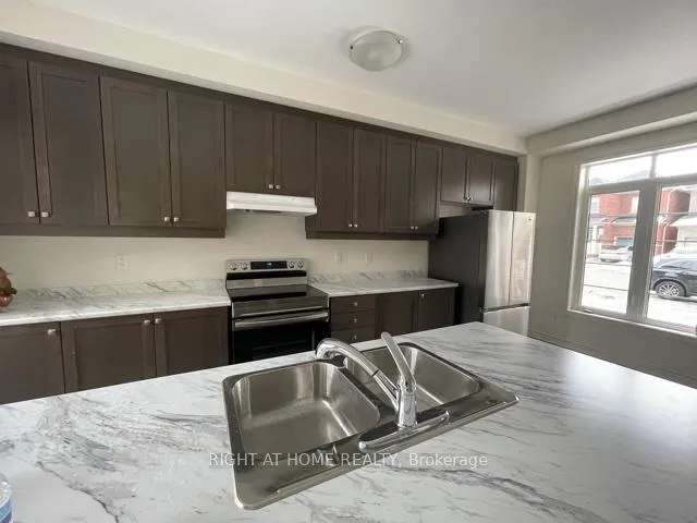 Photo 4 of 259 Clockwork Drive, Brampton, Northwest Brampton — HOMEH
