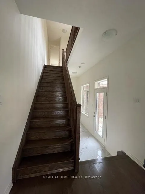 Photo 5 of 259 Clockwork Drive, Brampton, Northwest Brampton — HOMEH