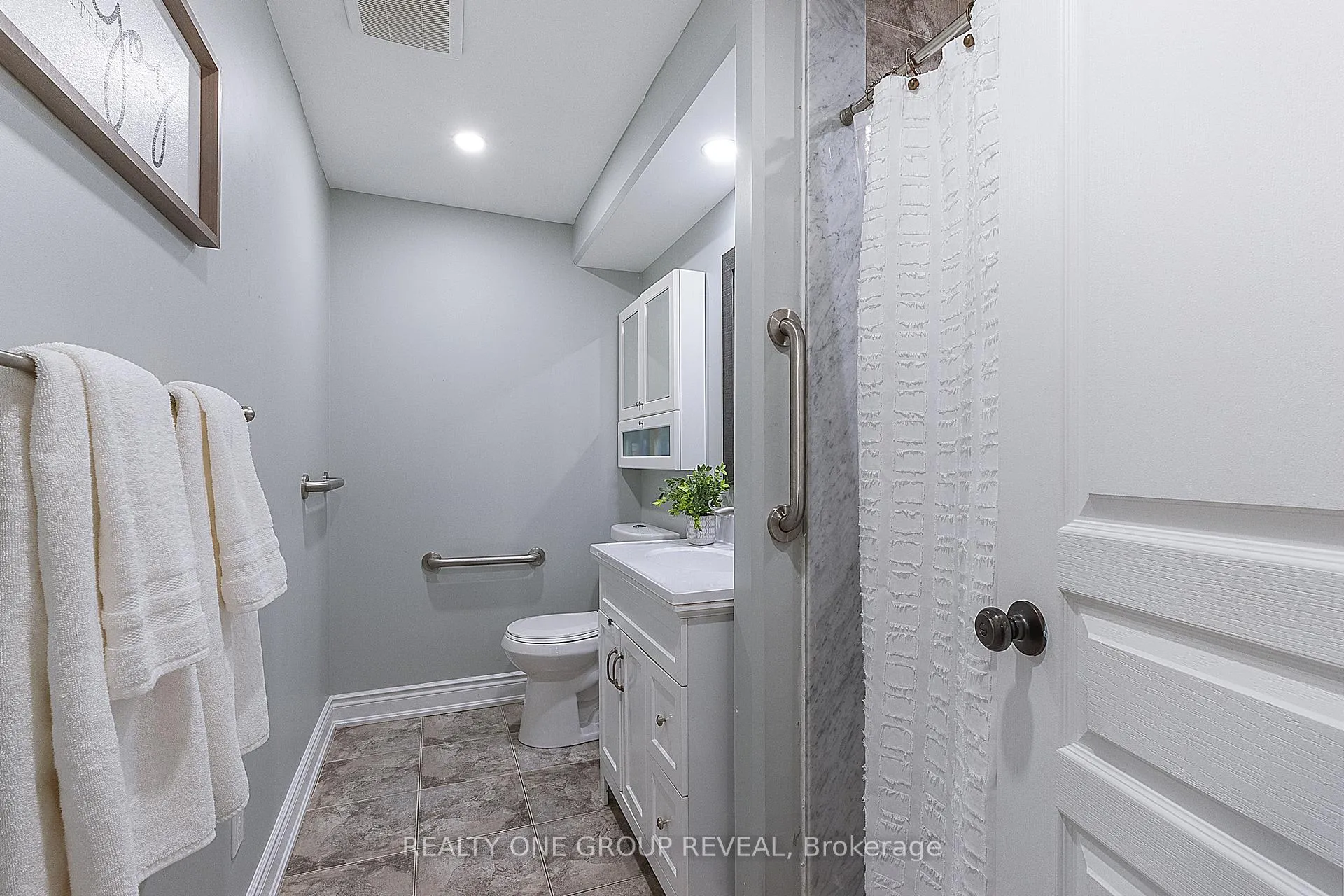 Photo 14 of 146 Argent Street, Clarington, Bowmanville — HOMEH