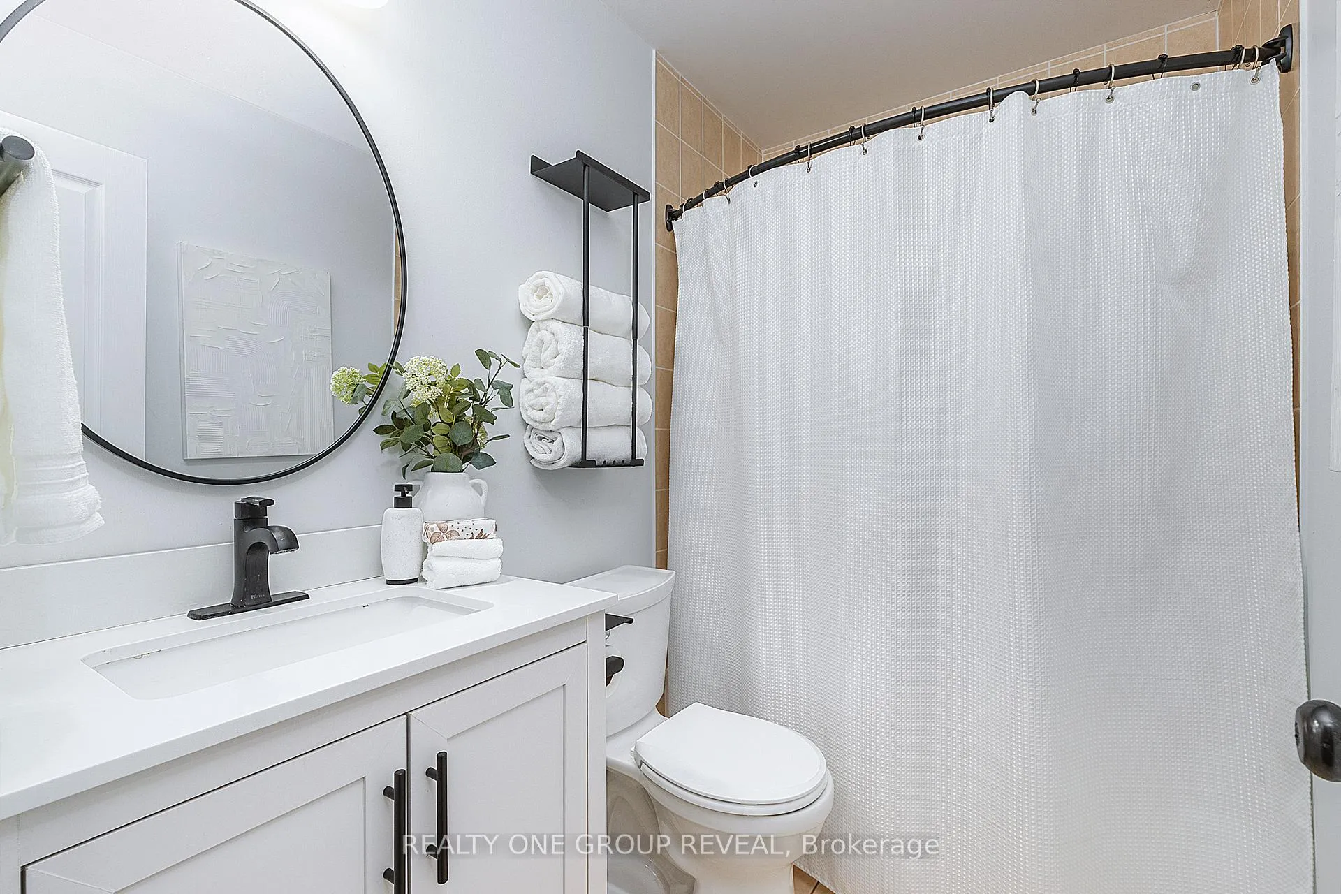 Photo 16 of 146 Argent Street, Clarington, Bowmanville — HOMEH