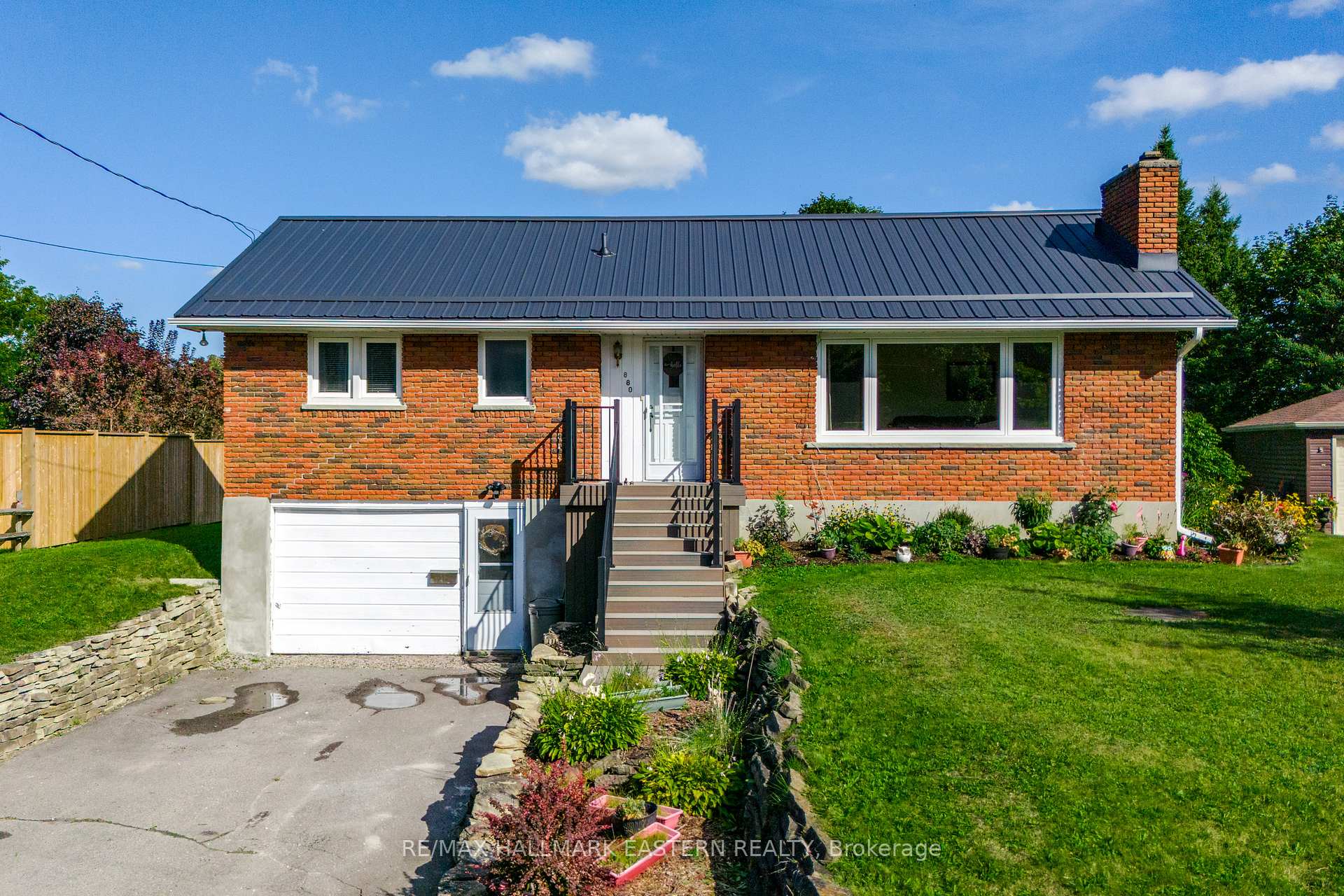 Photo 1 of 880 Clinton Avenue, Douro-Dummer — HOMEH