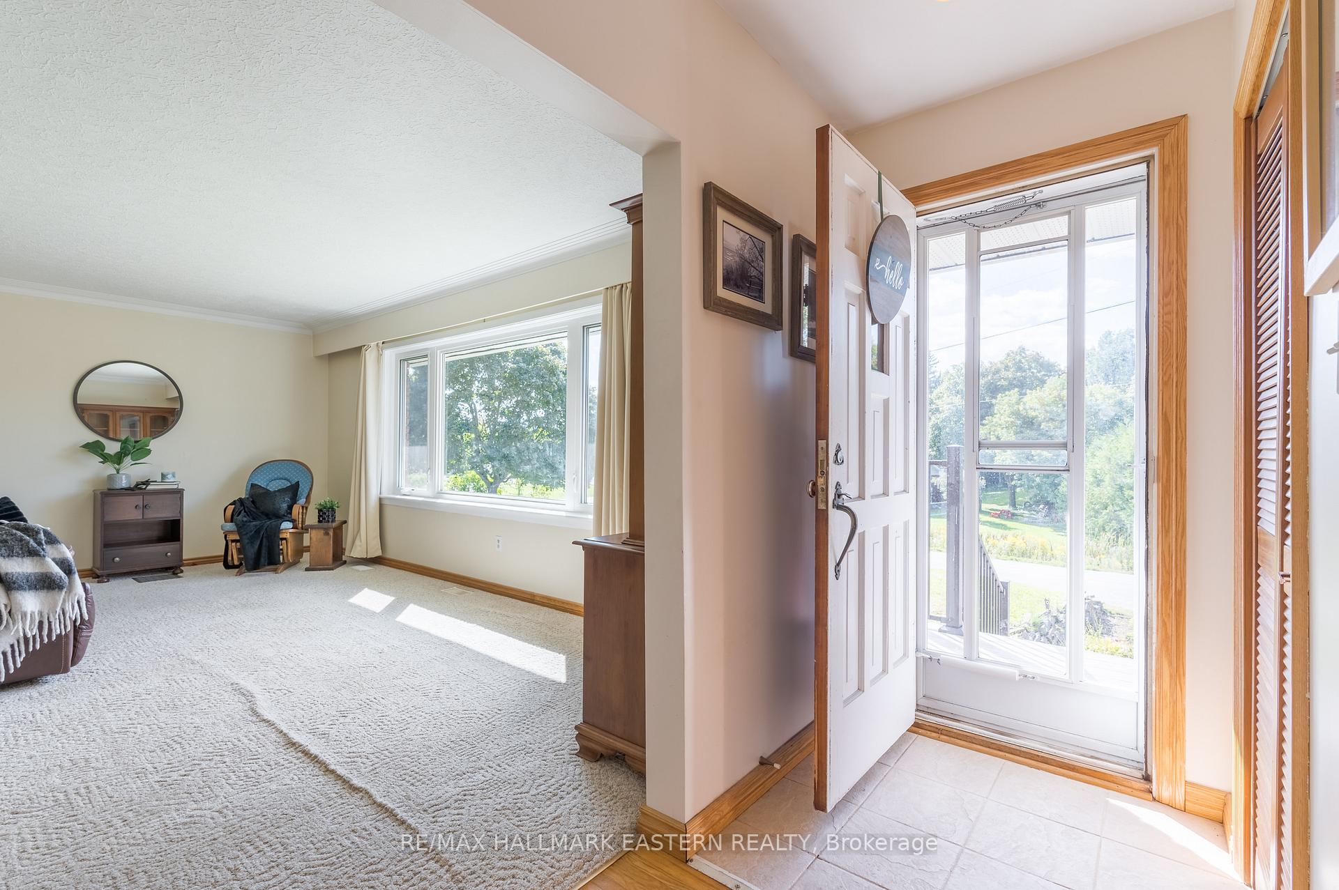Photo 2 of 880 Clinton Avenue, Douro-Dummer — HOMEH