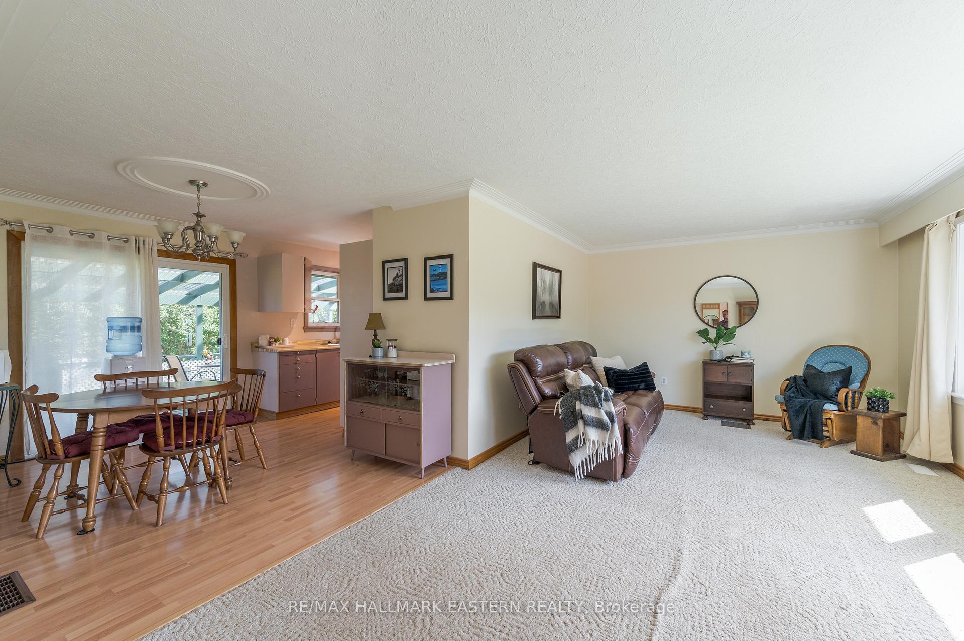 Photo 5 of 880 Clinton Avenue, Douro-Dummer — HOMEH