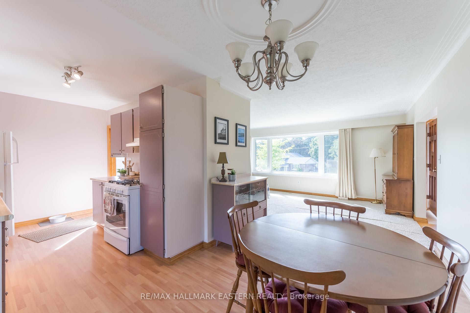 Photo 8 of 880 Clinton Avenue, Douro-Dummer — HOMEH