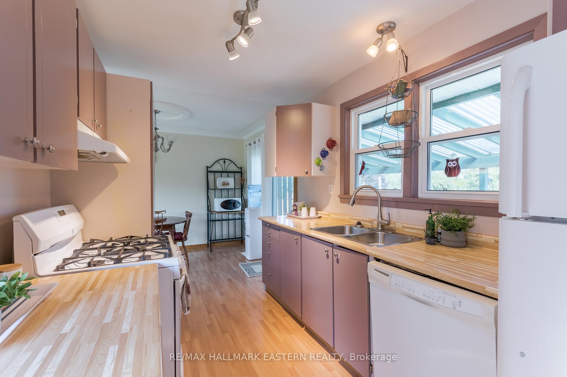 Photo 12 of 880 Clinton Avenue, Douro-Dummer — HOMEH