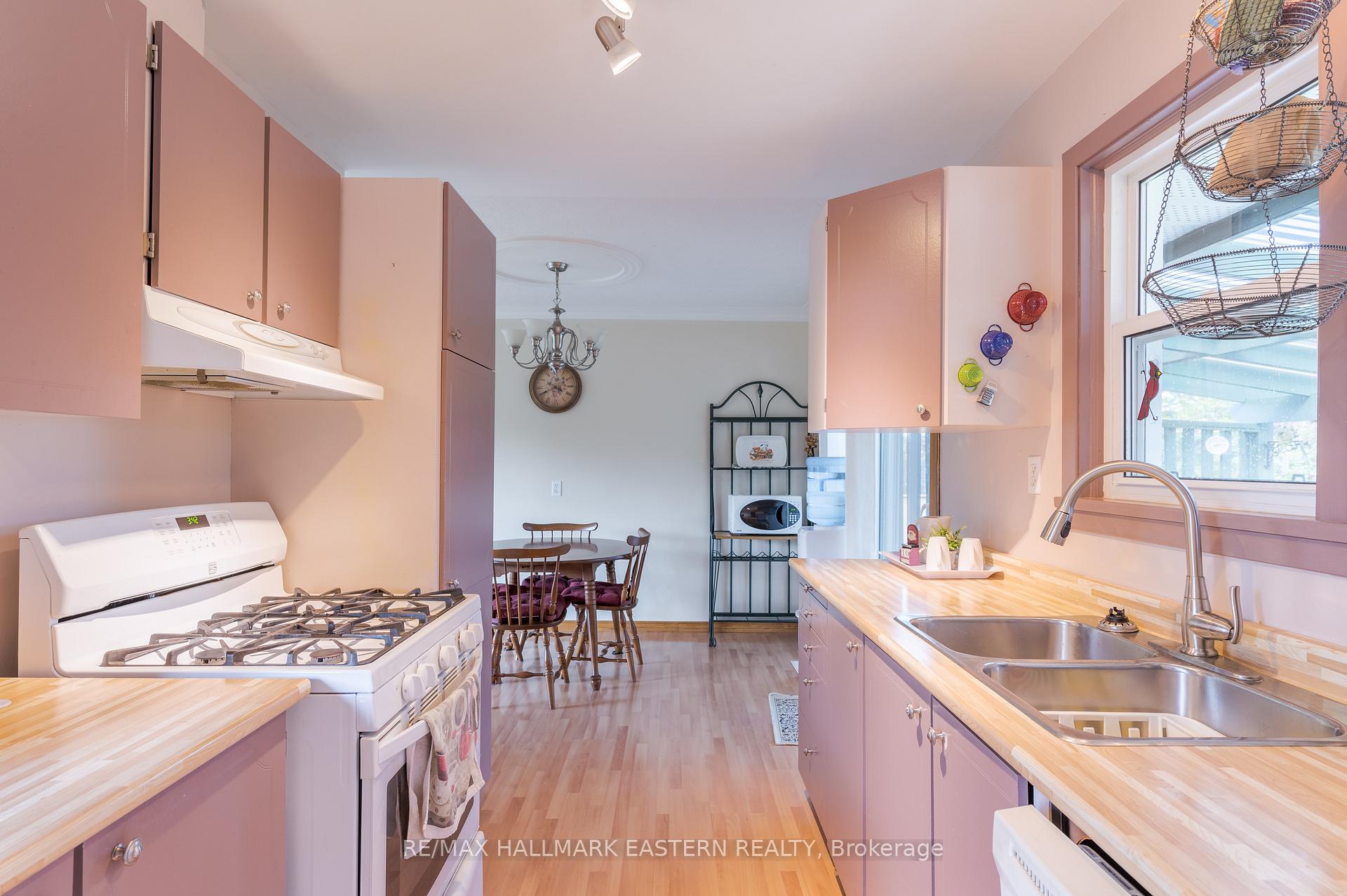 Photo 13 of 880 Clinton Avenue, Douro-Dummer — HOMEH
