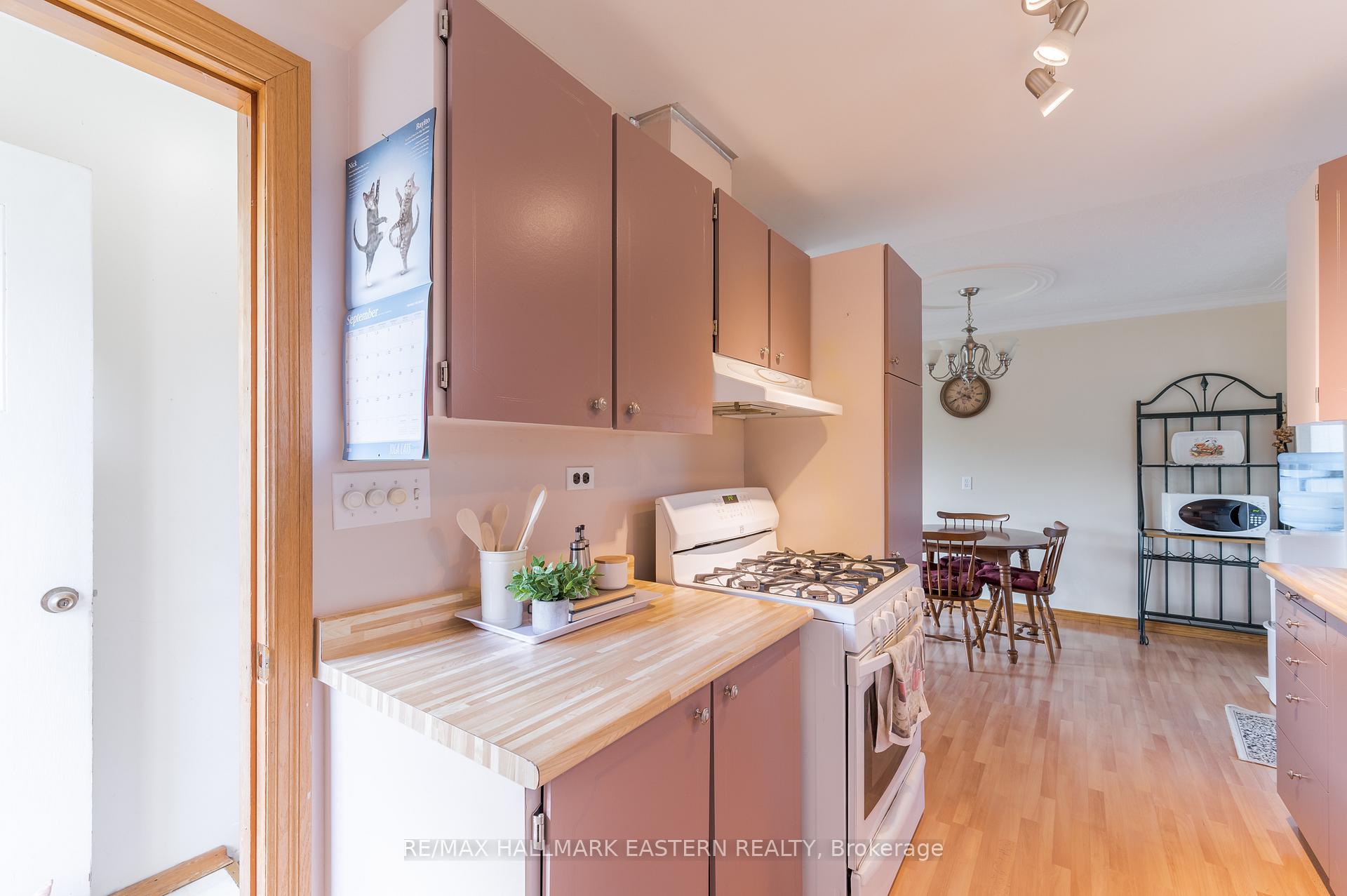 Photo 14 of 880 Clinton Avenue, Douro-Dummer — HOMEH