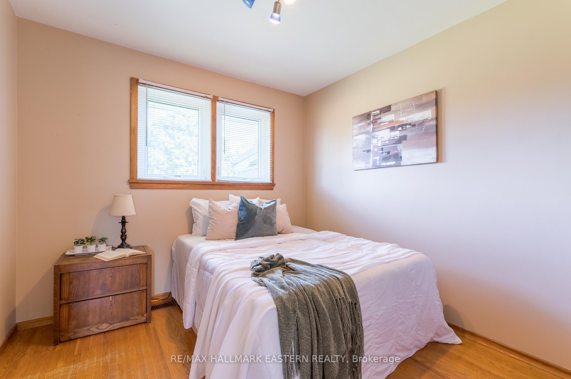 Photo 21 of 880 Clinton Avenue, Douro-Dummer — HOMEH
