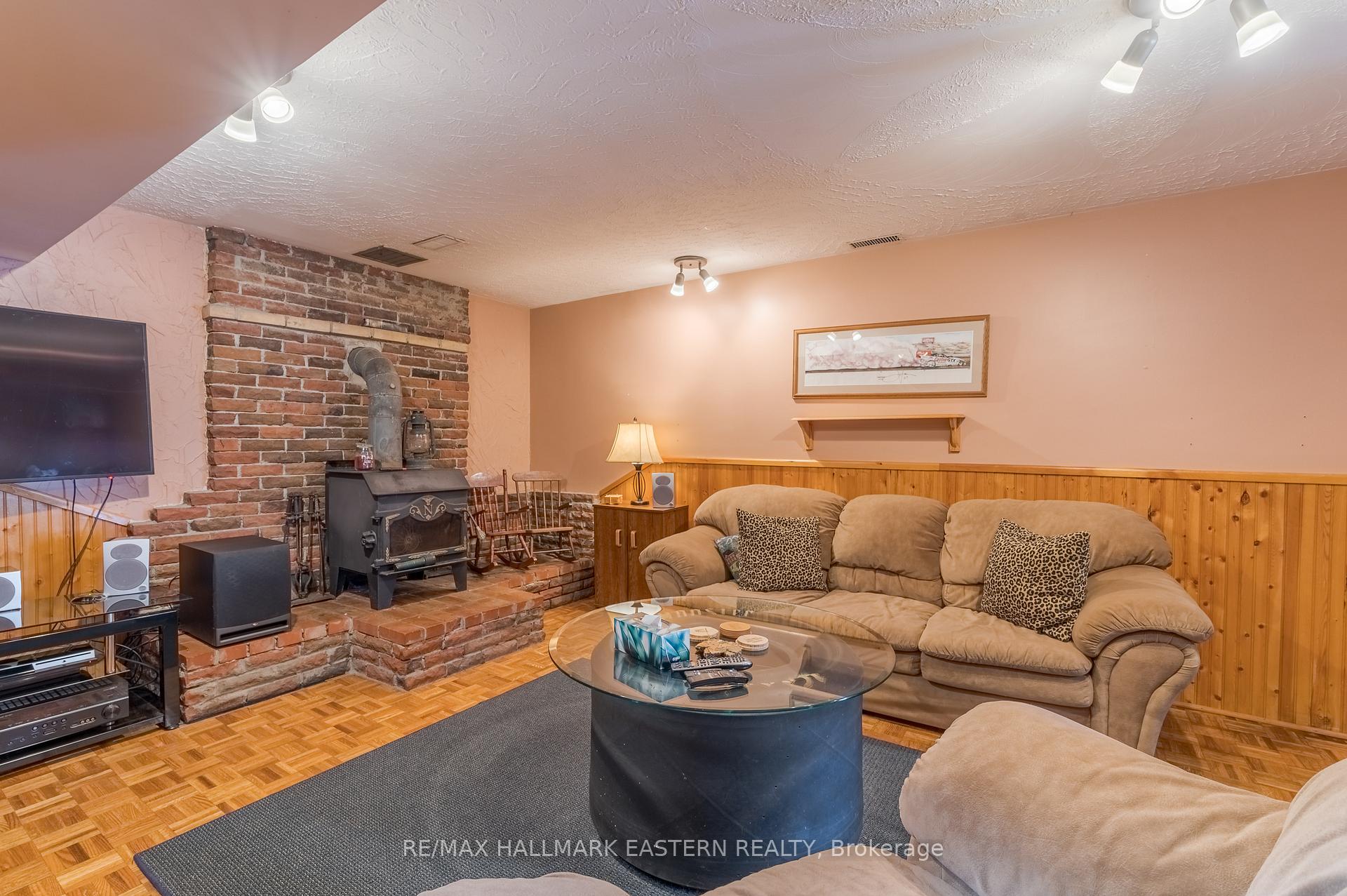 Photo 26 of 880 Clinton Avenue, Douro-Dummer — HOMEH