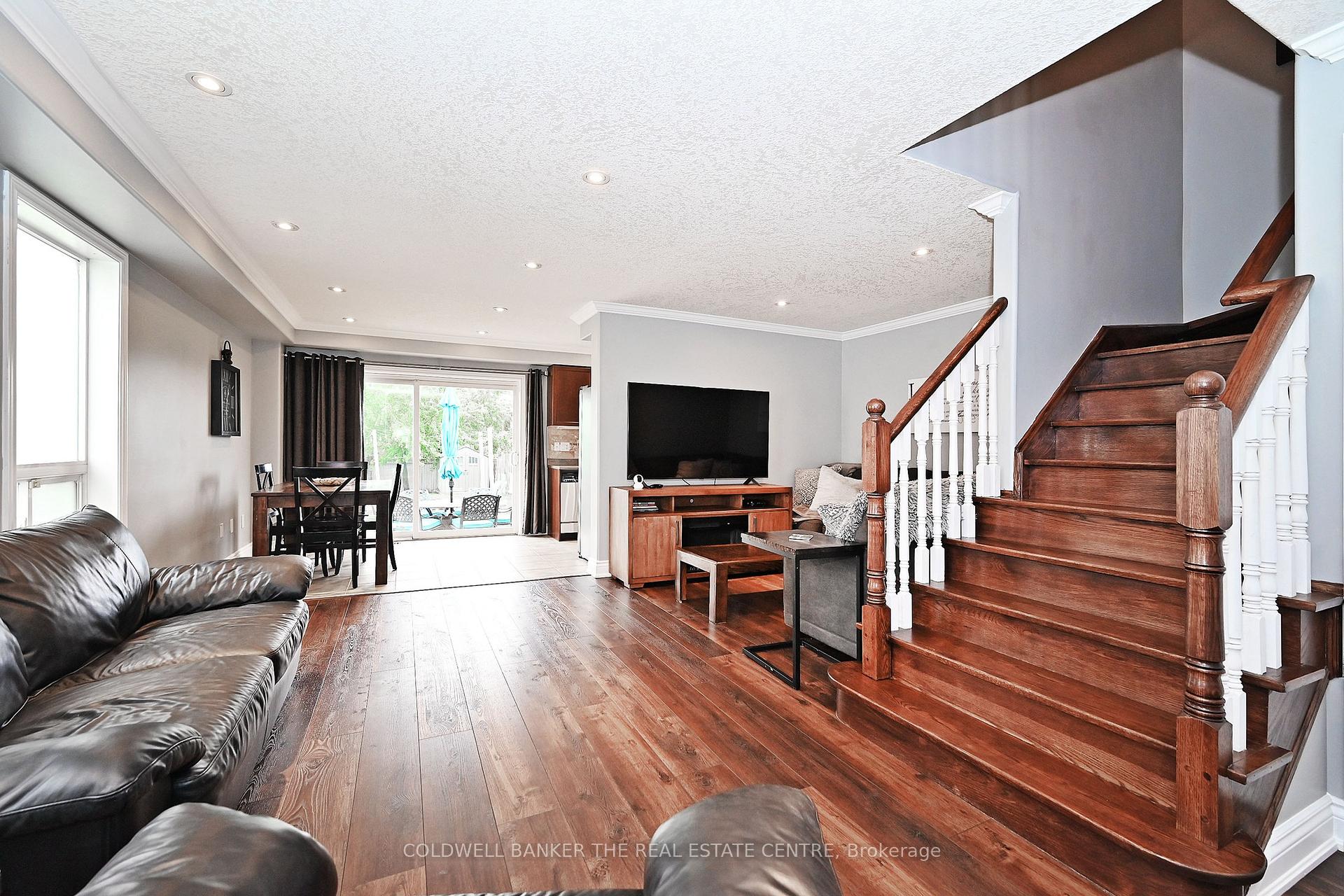 Photo 6 of 25 Lake Crescent, Barrie, Holly — HOMEH
