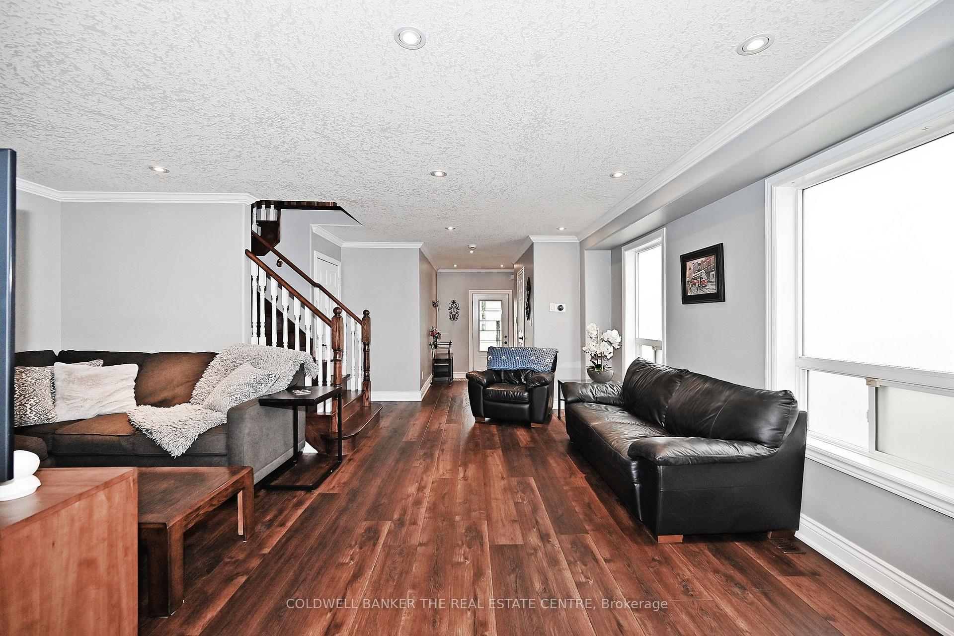 Photo 9 of 25 Lake Crescent, Barrie, Holly — HOMEH