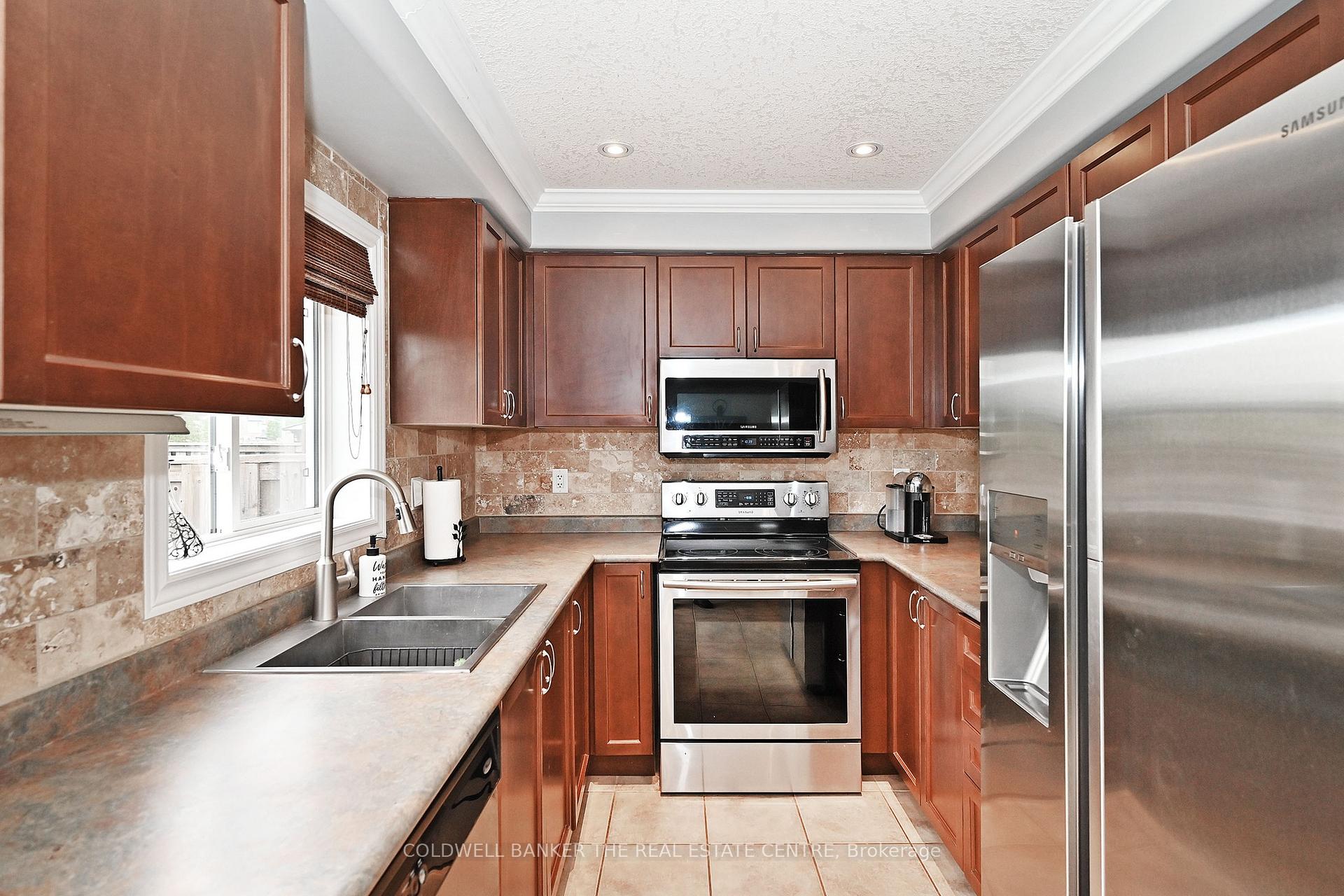 Photo 14 of 25 Lake Crescent, Barrie, Holly — HOMEH