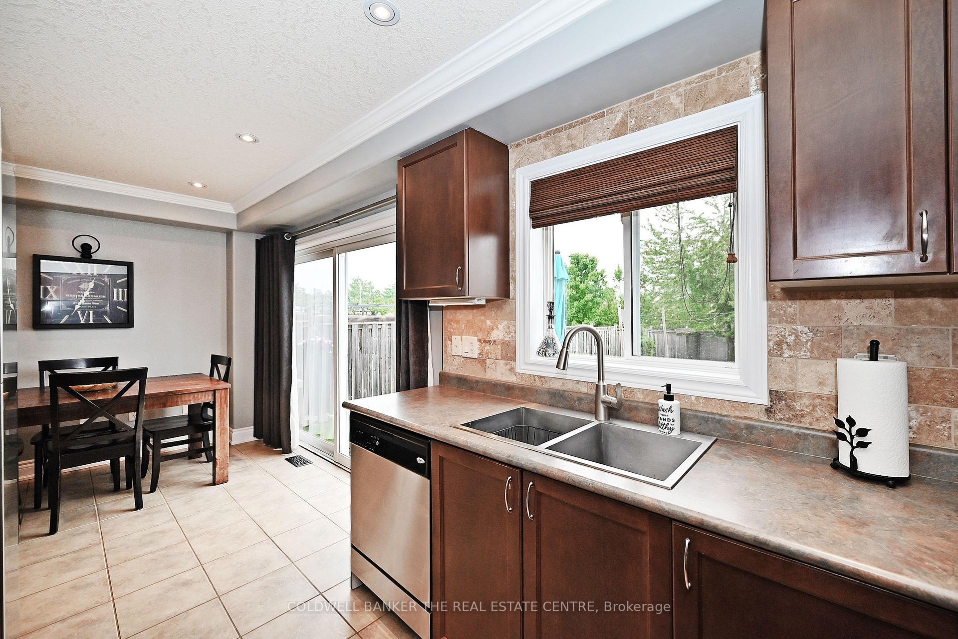 Photo 16 of 25 Lake Crescent, Barrie, Holly — HOMEH