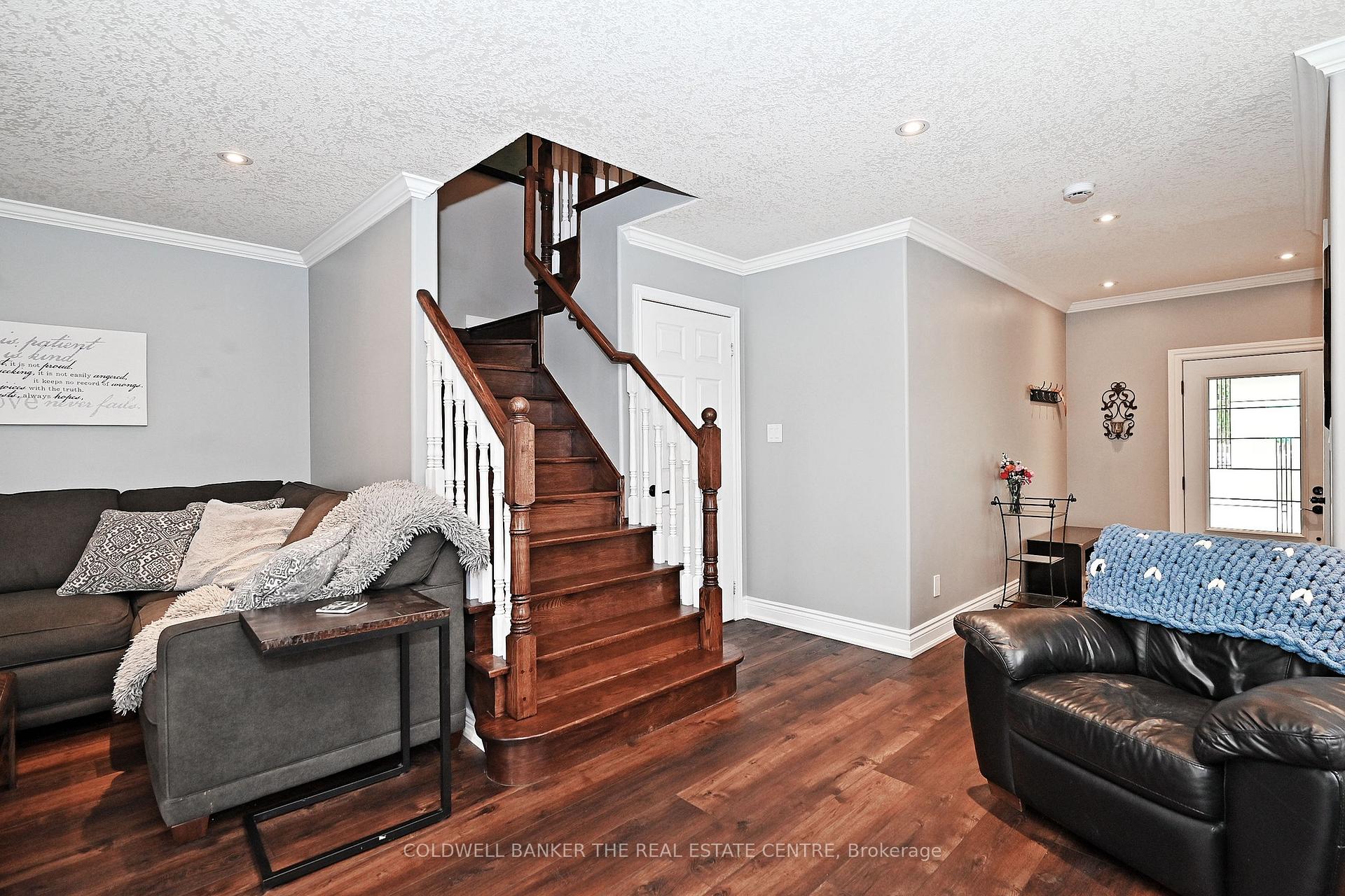 Photo 22 of 25 Lake Crescent, Barrie, Holly — HOMEH