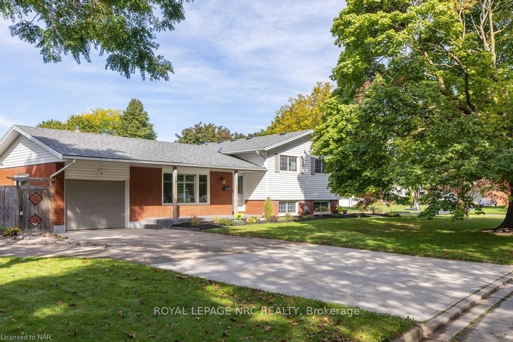 Photo 1 of 13 Warrington Place, St. Catharines, Lakeshore — HOMEH