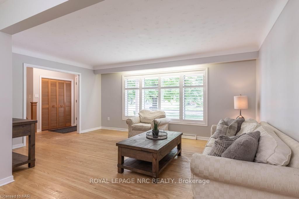Photo 8 of 13 Warrington Place, St. Catharines, Lakeshore — HOMEH