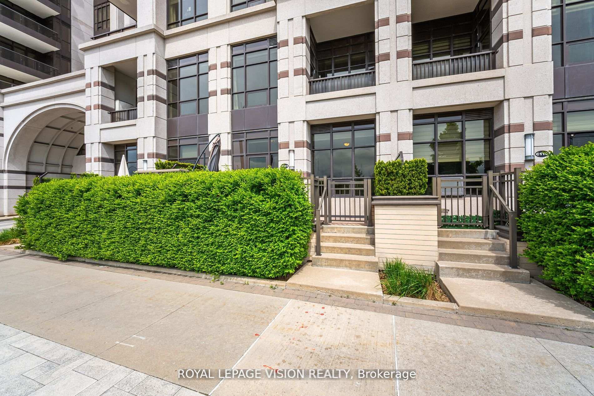 Photo 3 of Unit 111, 38 Cedarland Drive, Markham, Unionville — HOMEH
