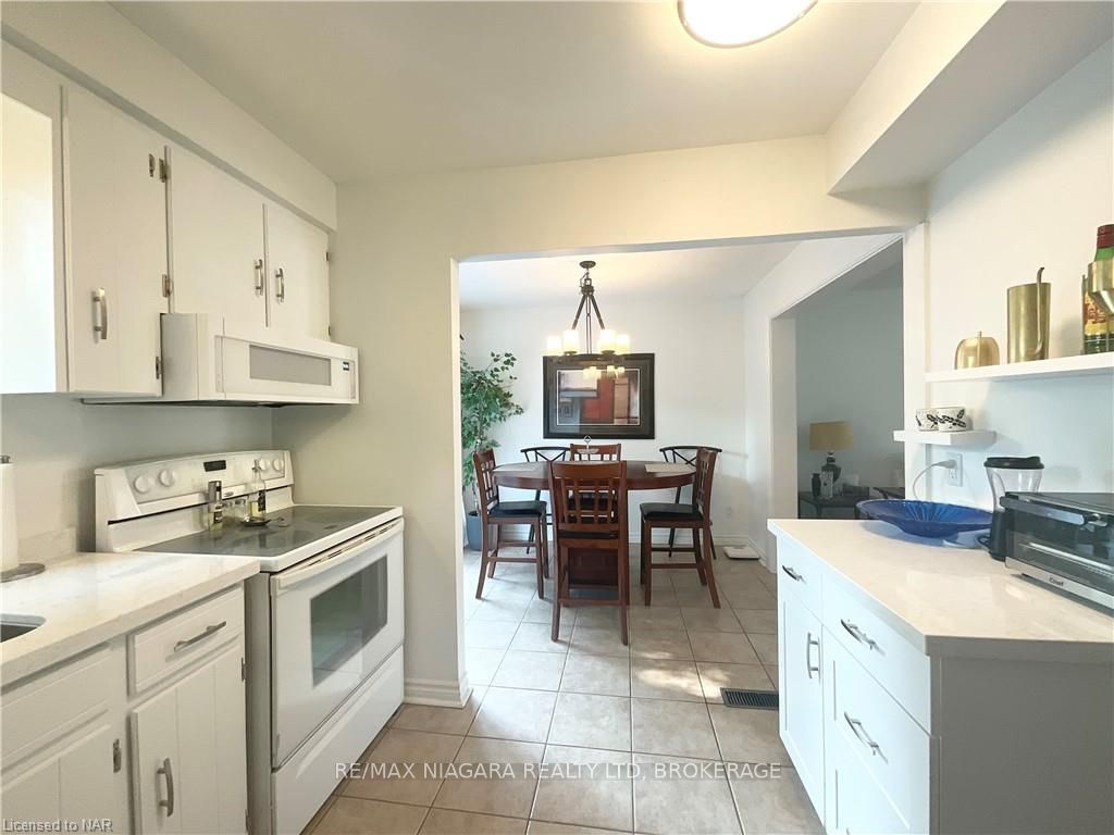 Photo 17 of 14 Stockwell Road, St. Catharines, Lakeshore — HOMEH