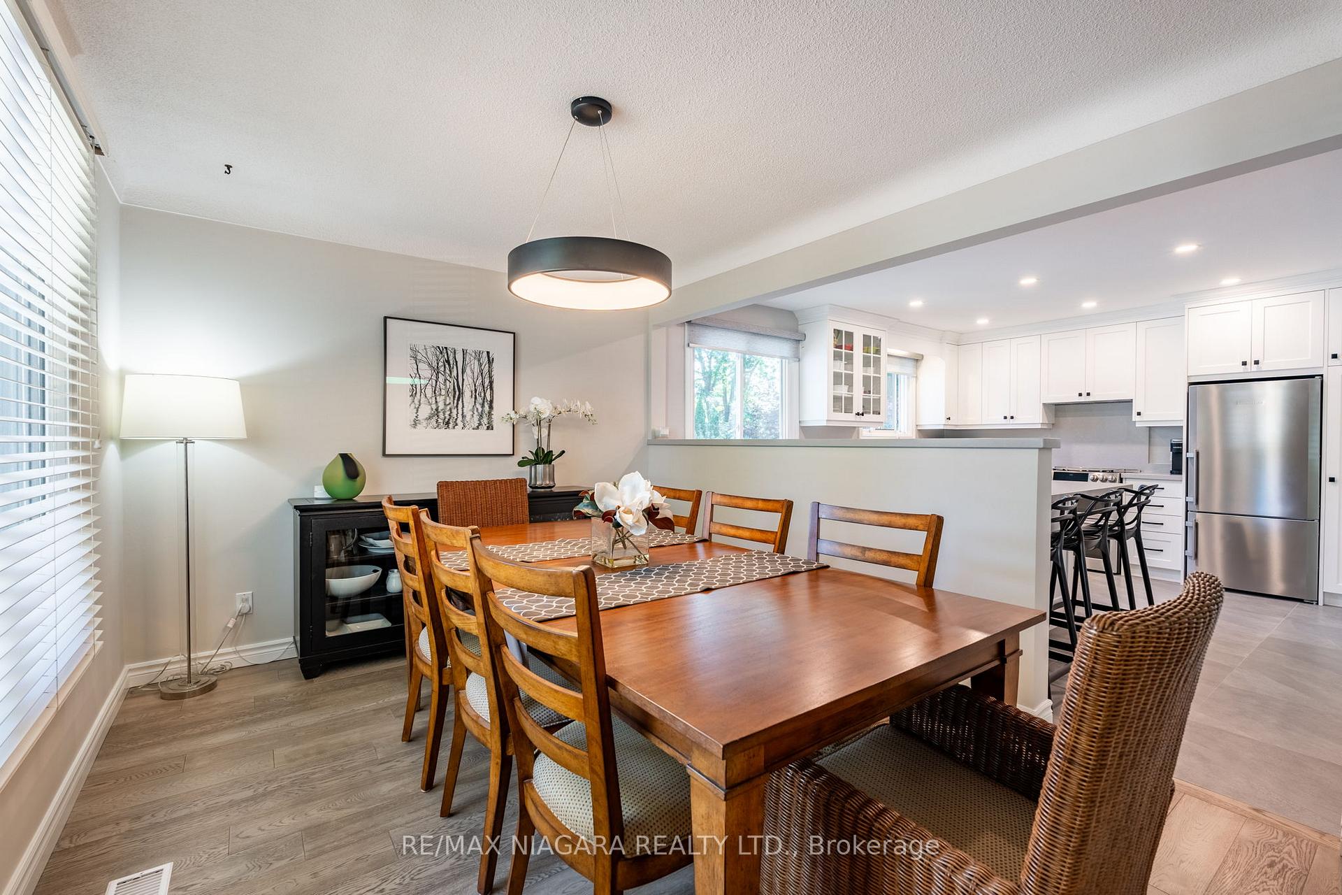 Photo 9 of 10 Wedgewood Court, St. Catharines, Martindale Pond — HOMEH