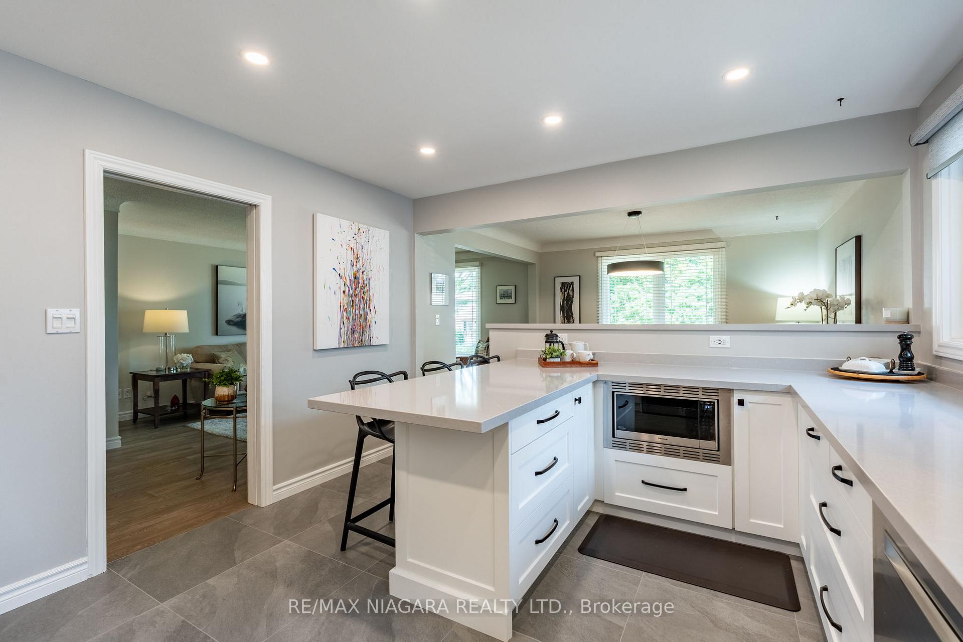 Photo 15 of 10 Wedgewood Court, St. Catharines, Martindale Pond — HOMEH