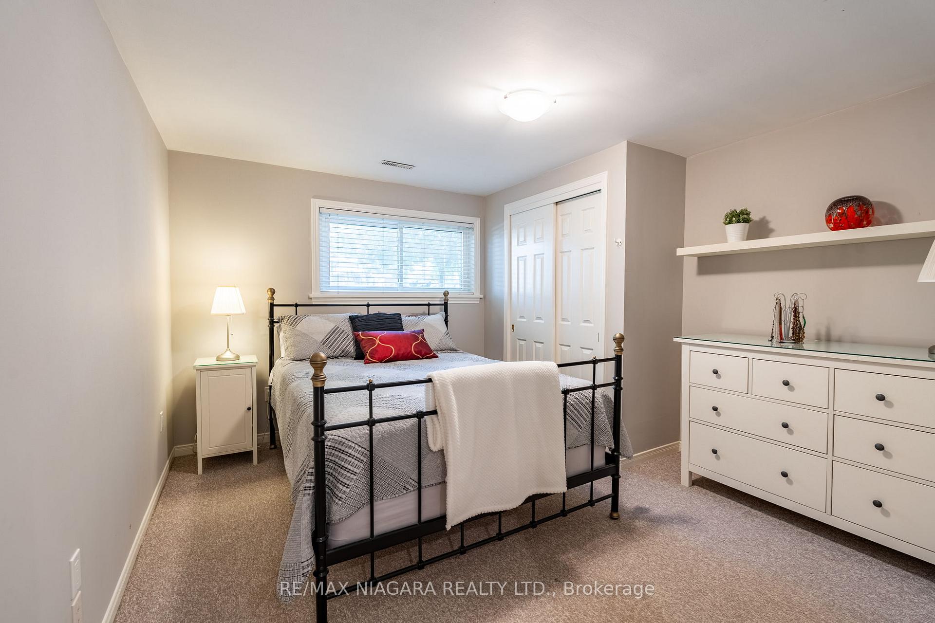 Photo 25 of 10 Wedgewood Court, St. Catharines, Martindale Pond — HOMEH