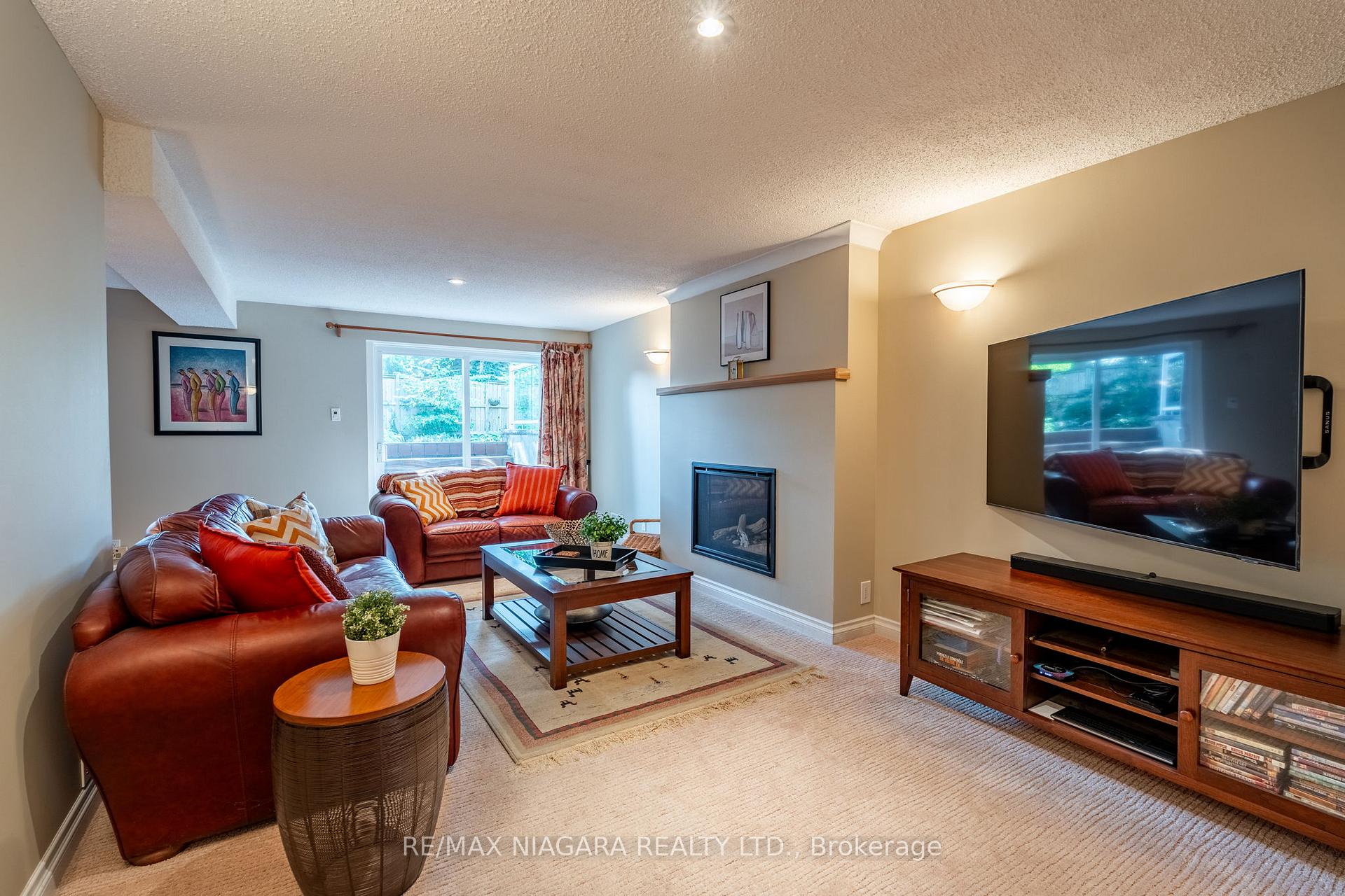 Photo 27 of 10 Wedgewood Court, St. Catharines, Martindale Pond — HOMEH