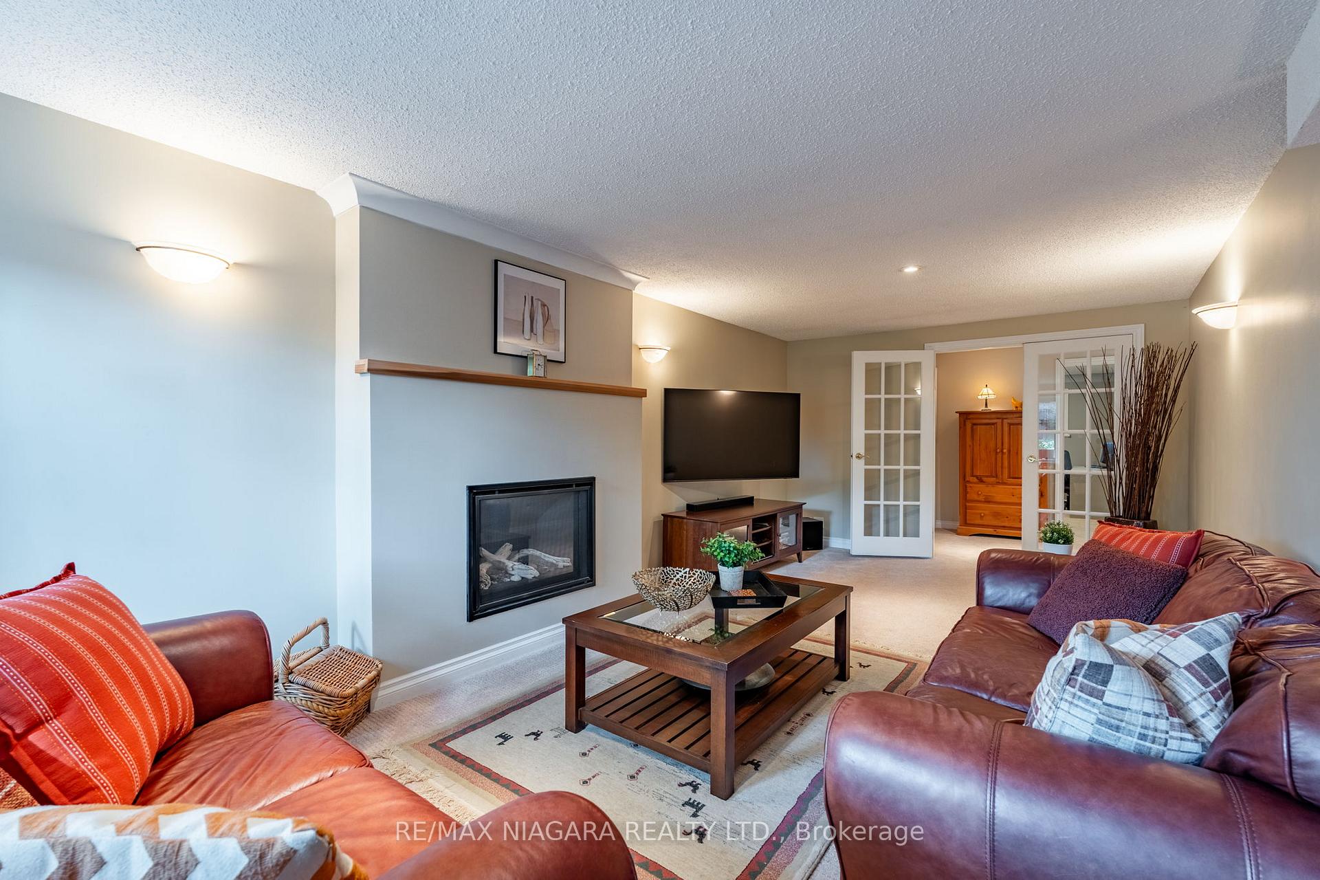 Photo 28 of 10 Wedgewood Court, St. Catharines, Martindale Pond — HOMEH