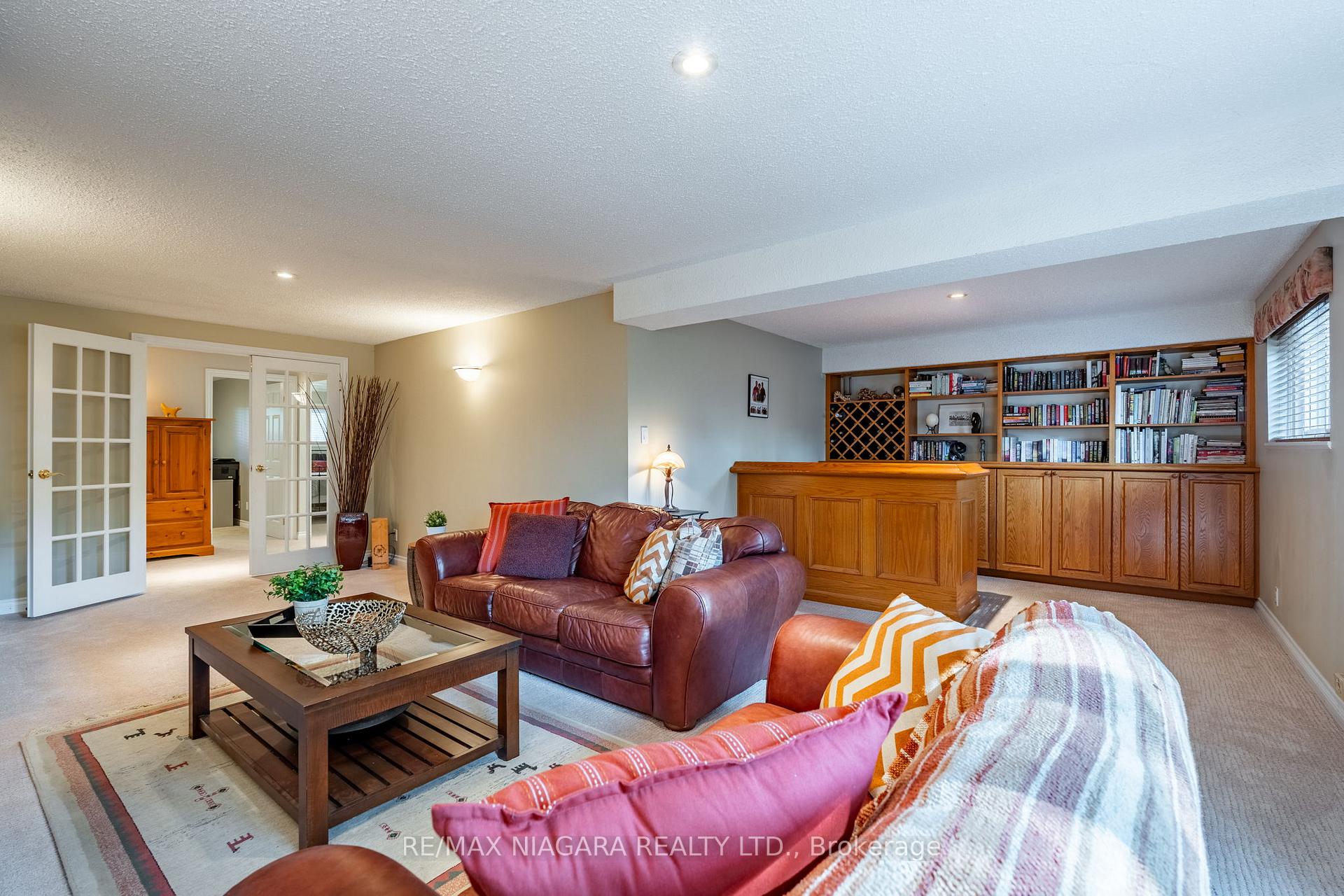 Photo 29 of 10 Wedgewood Court, St. Catharines, Martindale Pond — HOMEH