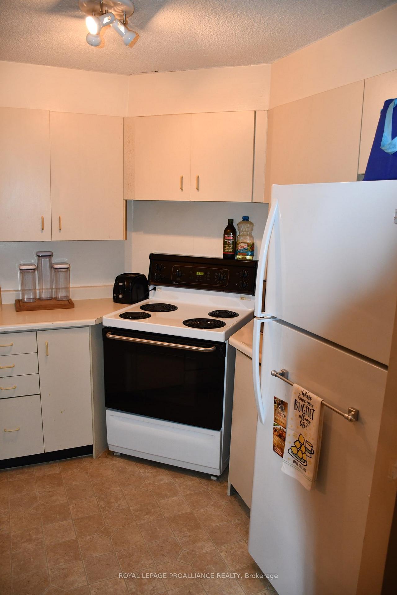Photo 6 of Unit 1203, 344 Front Street, Belleville, Belleville Ward — HOMEH