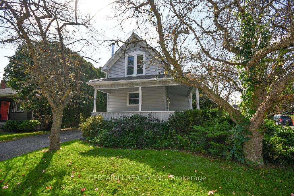 Photo 2 of 92 Fifth Avenue, St. Thomas — HOMEH