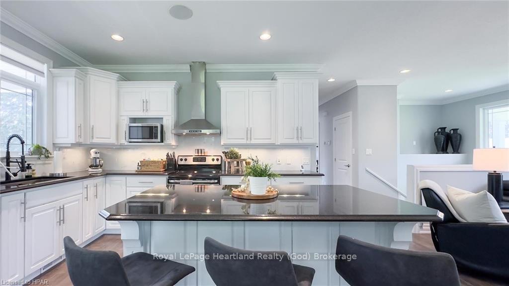 Photo 4 of 220 Spencer Street, Central Huron, Clinton — HOMEH