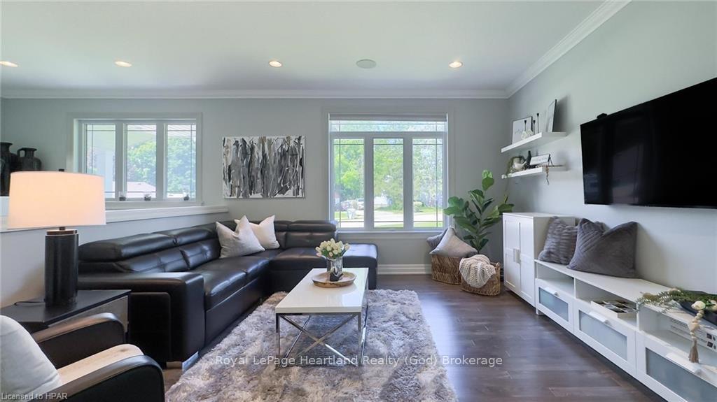 Photo 9 of 220 Spencer Street, Central Huron, Clinton — HOMEH