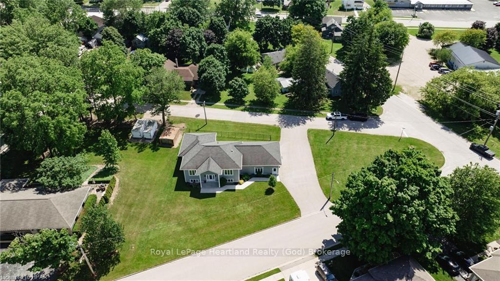 Photo 36 of 220 Spencer Street, Central Huron, Clinton — HOMEH