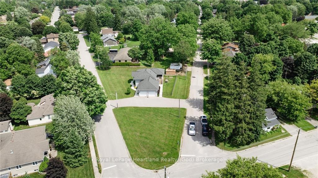 Photo 39 of 220 Spencer Street, Central Huron, Clinton — HOMEH