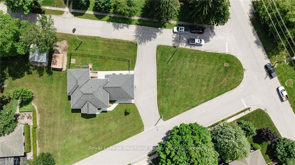 Photo 40 of 220 Spencer Street, Central Huron, Clinton — HOMEH