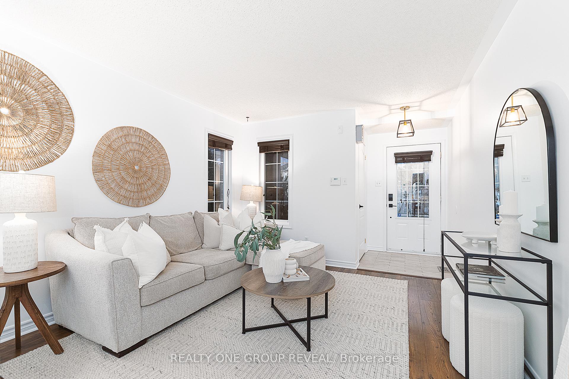 Photo 3 of 114 Argent Street, Clarington, Bowmanville — HOMEH