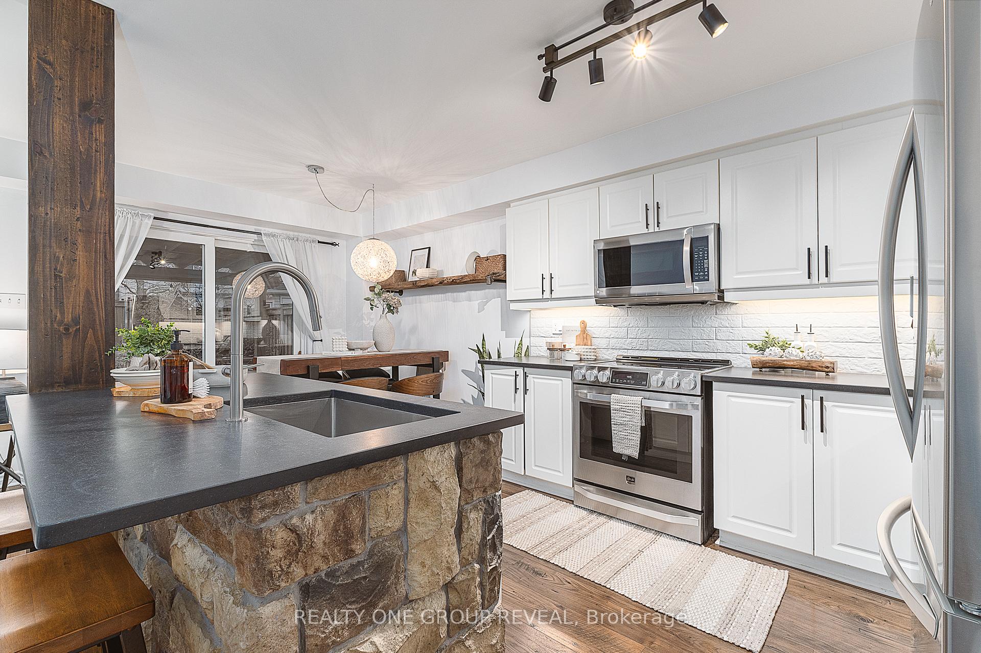 Photo 8 of 114 Argent Street, Clarington, Bowmanville — HOMEH