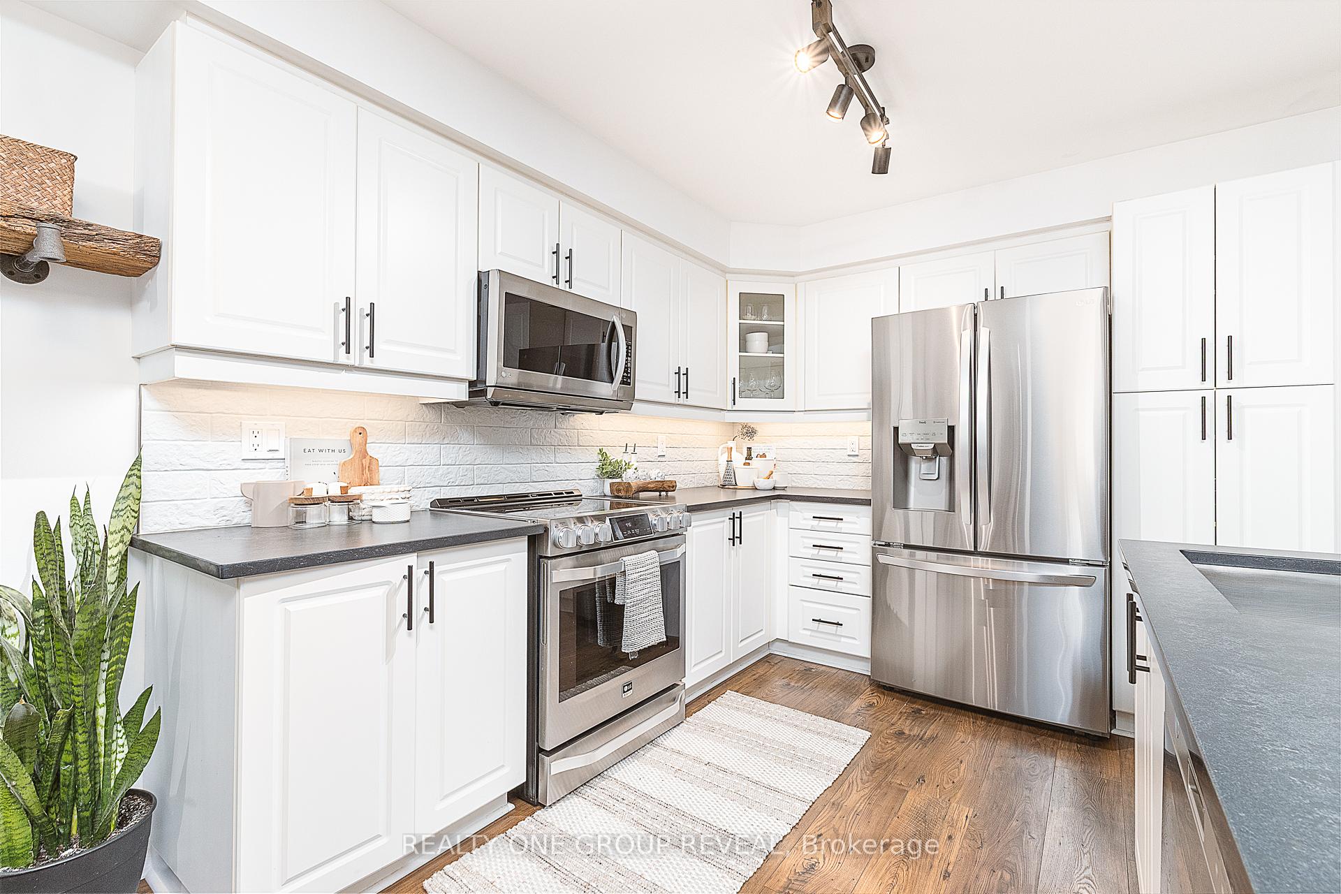 Photo 9 of 114 Argent Street, Clarington, Bowmanville — HOMEH