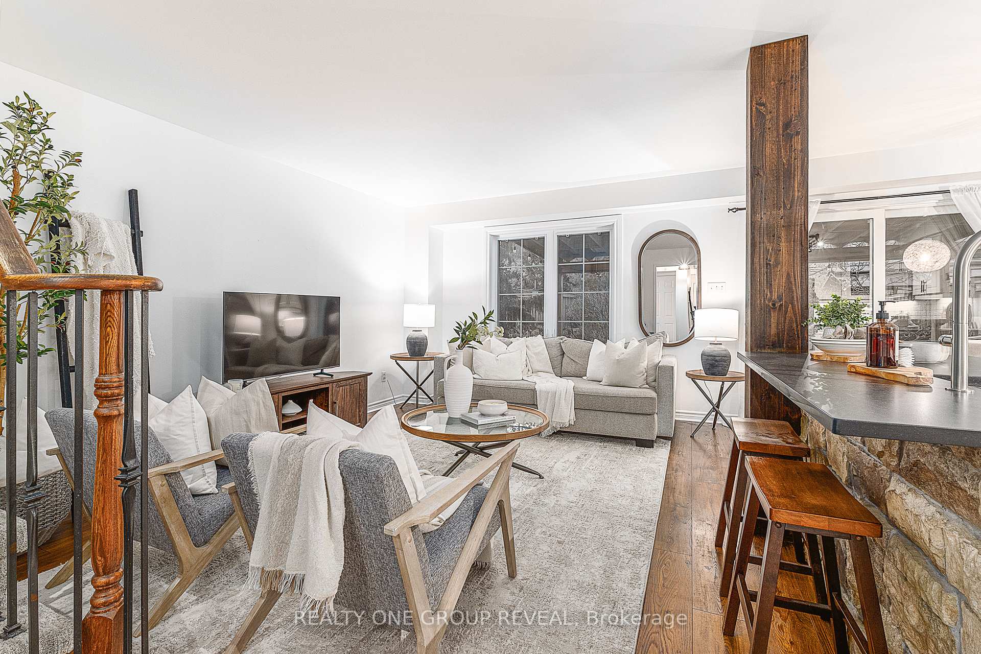 Photo 11 of 114 Argent Street, Clarington, Bowmanville — HOMEH